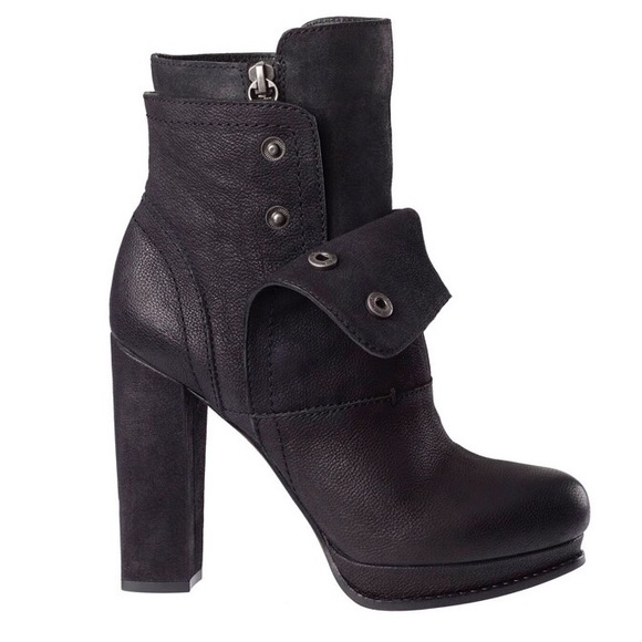 Vera Wang Shoes - Vera Wang Black Leather Marilyn Boots